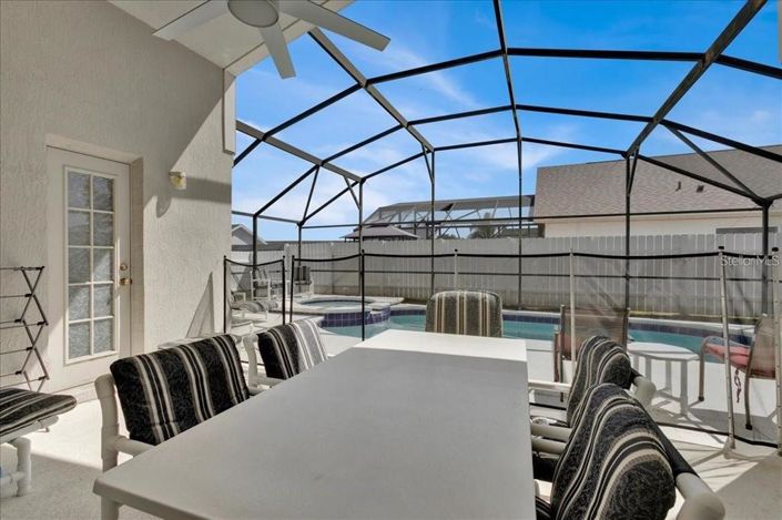 Image No.12-5 Bed Property for sale