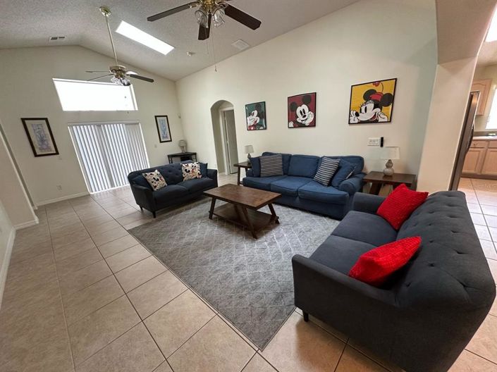 Image No.2-5 Bed Property for sale