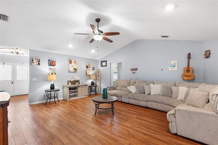 Image No.10-3 Bed Property for sale