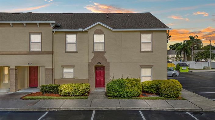 Image No.1-4 Bed Townhouse for sale