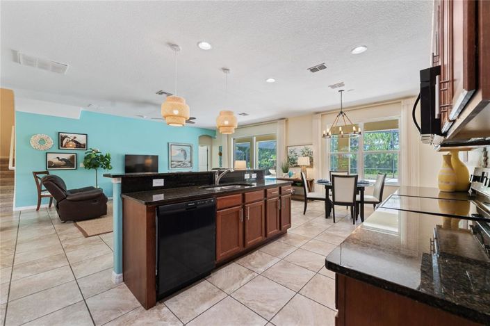 Image No.6-5 Bed Property for sale