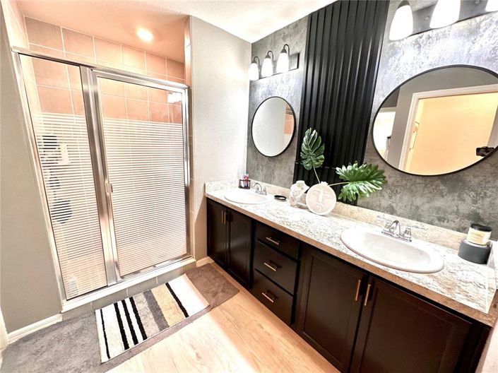 Image No.19-3 Bed Property for sale