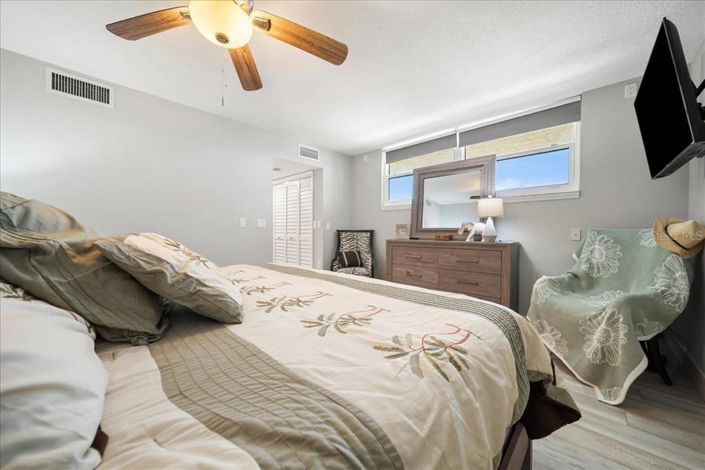 Image No.40-2 Bed Property for sale