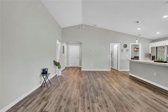 Image No.12-3 Bed Property for sale