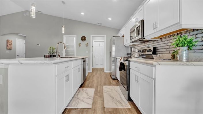 Image No.19-3 Bed Property for sale