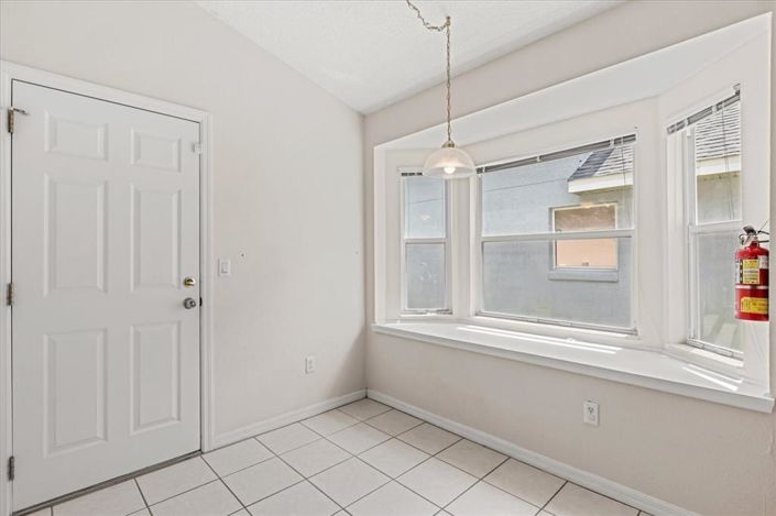 Image No.12-3 Bed Property for sale