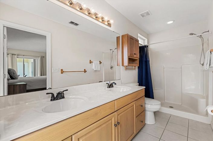 Image No.17-3 Bed Property for sale