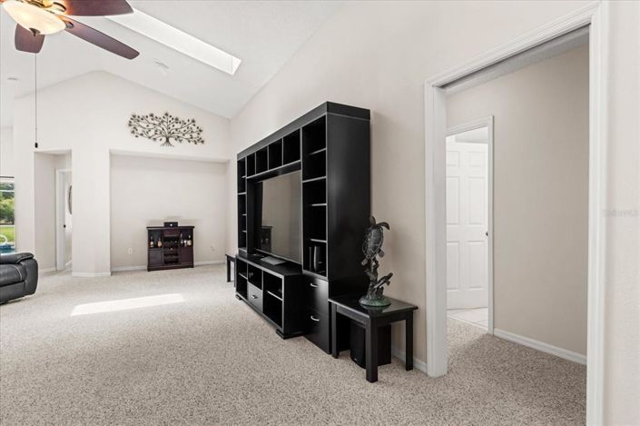 Image No.5-3 Bed Property for sale