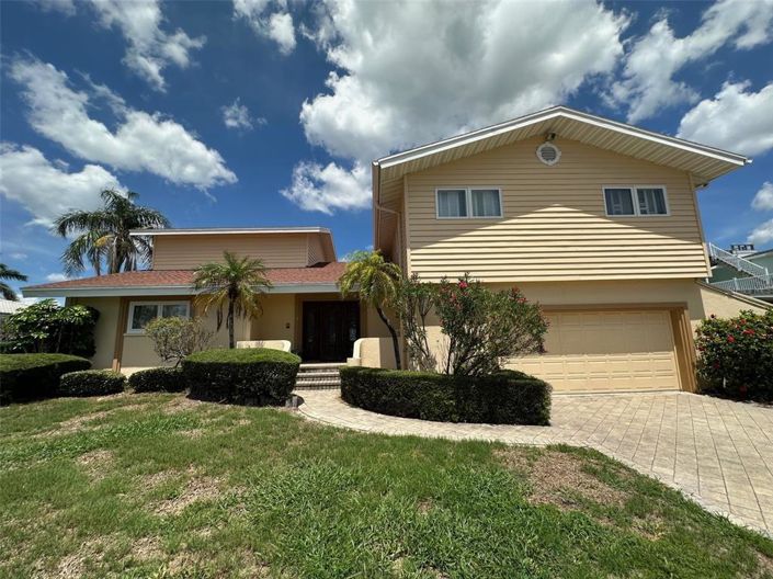 Image No.1-5 Bed Property for sale