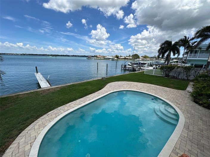 Image No.5-5 Bed Property for sale