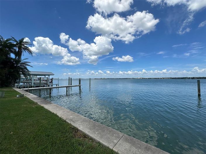 Image No.7-5 Bed Property for sale