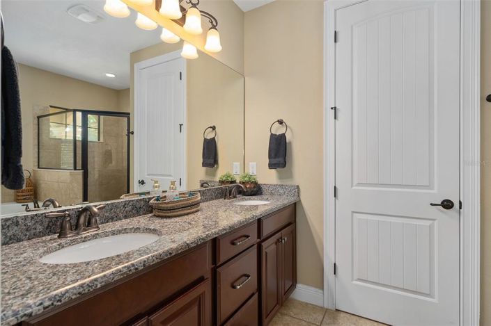 Image No.37-Propriété de 5 chambres à vendre à Reunion