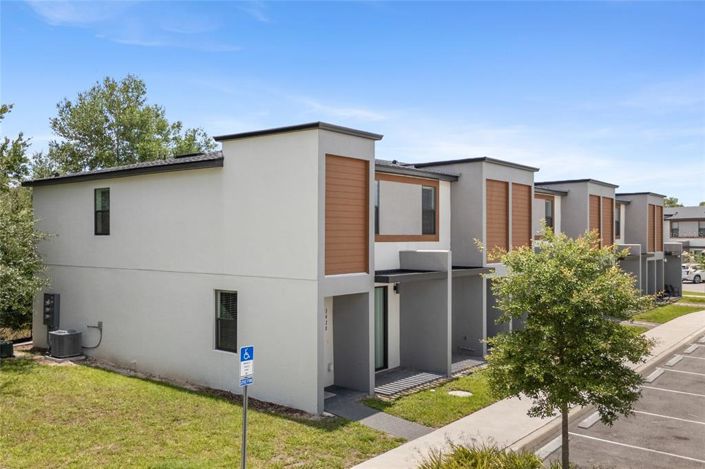 Image No.2-3 Bed Townhouse for sale