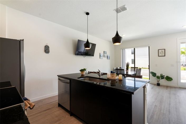 Image No.7-3 Bed Townhouse for sale