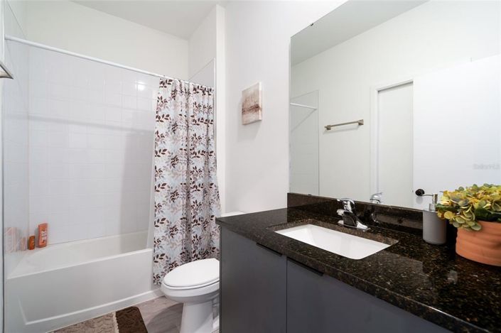 Image No.8-3 Bed Townhouse for sale