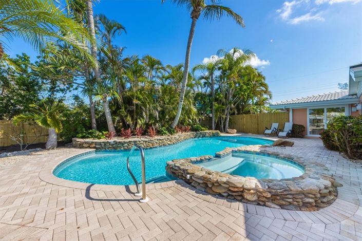 Image No.6-Propriété de 2 chambres à vendre à Holmes Beach