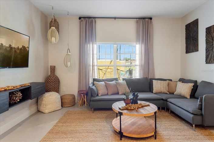 Image No.11-4 Bed Townhouse for sale