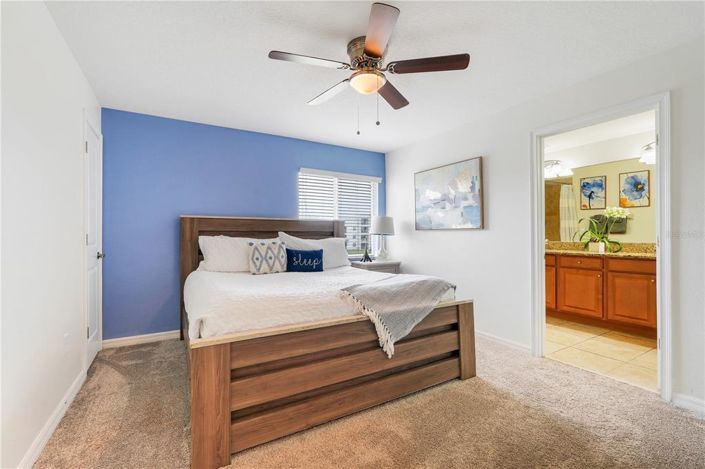 Image No.28-5 Bed Property for sale