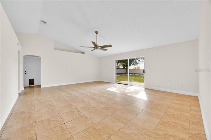 Image No.8-Propriété de 3 chambres à vendre à Kissimmee