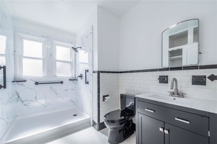 Image No.16-4 Bed Property for sale