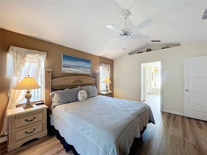 Image No.11-4 Bed Property for sale