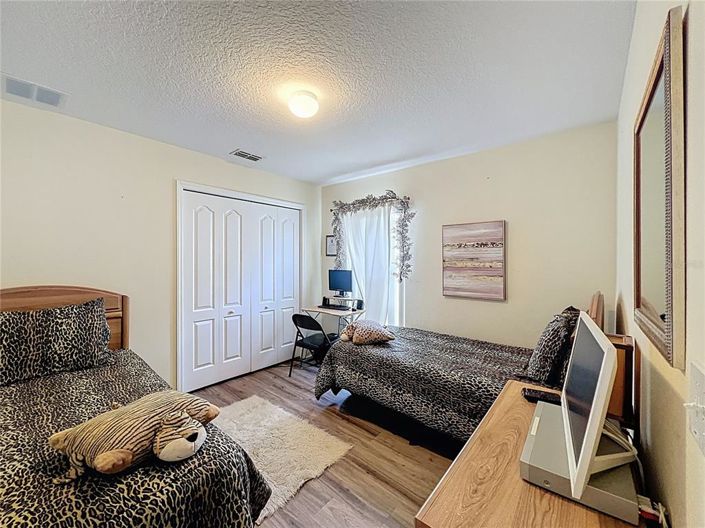 Image No.27-4 Bed Property for sale