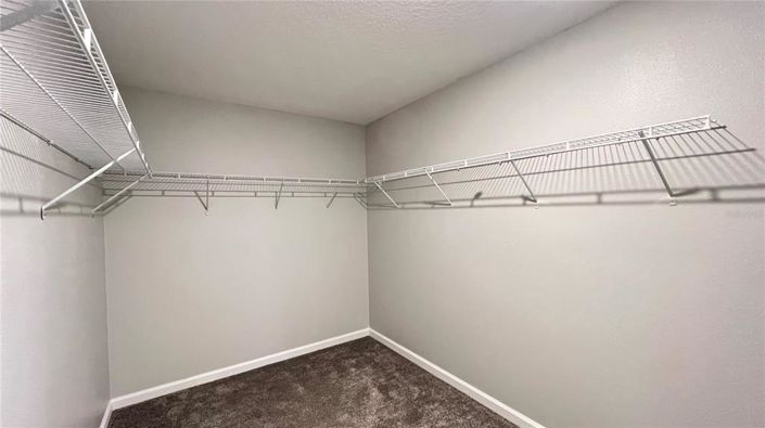 Image No.60-4 Bed Property for sale