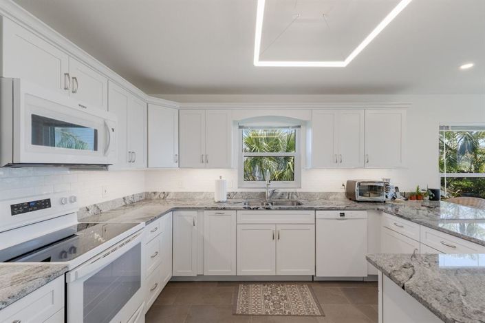 Image No.11-2 Bed Property for sale