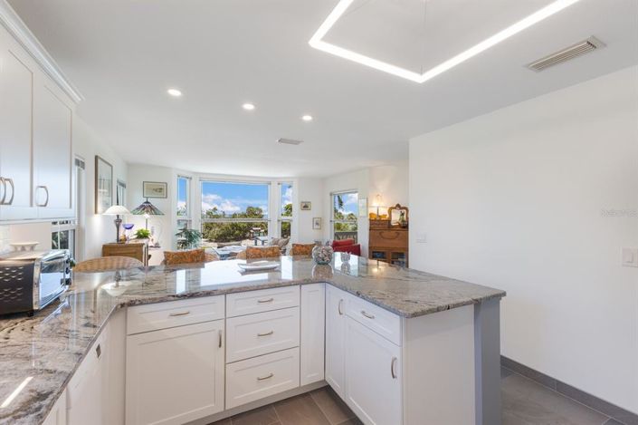 Image No.12-2 Bed Property for sale