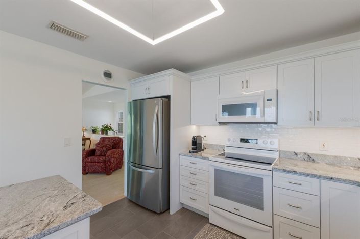 Image No.13-2 Bed Property for sale