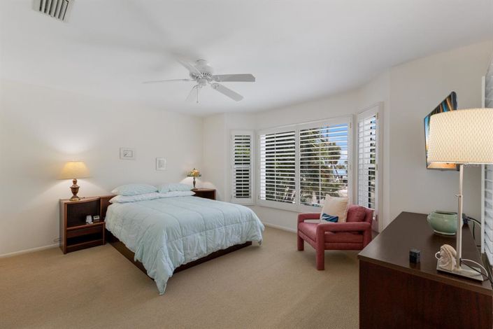 Image No.22-2 Bed Property for sale