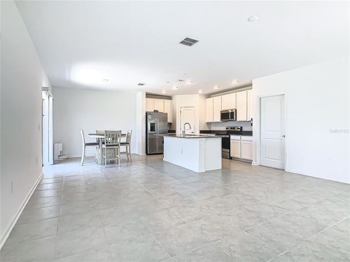 Image No.5-4 Bed Property for sale