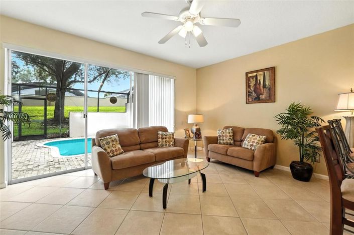 Image No.12-3 Bed Townhouse for sale