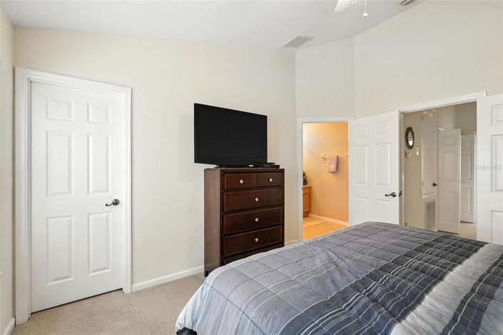 Image No.20-3 Bed Townhouse for sale