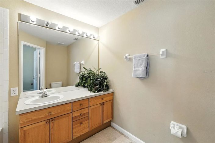 Image No.21-3 Bed Townhouse for sale