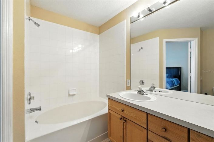 Image No.22-3 Bed Townhouse for sale