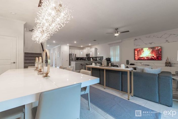 Image No.18-10 Bed Property for sale