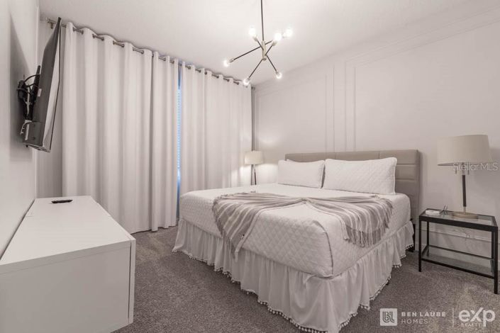 Image No.19-10 Bed Property for sale