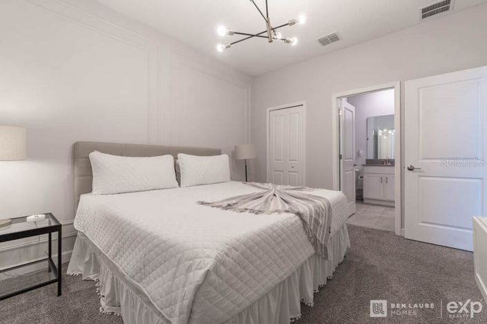 Image No.20-10 Bed Property for sale