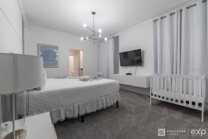 Image No.22-10 Bed Property for sale