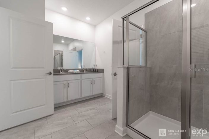 Image No.25-10 Bed Property for sale