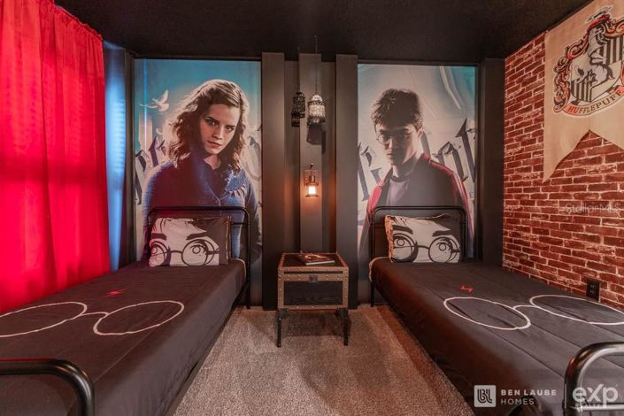 Image No.42-10 Bed Property for sale