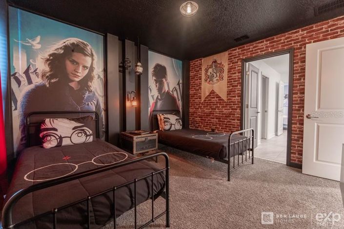 Image No.43-10 Bed Property for sale