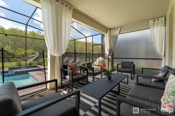 Image No.54-10 Bed Property for sale