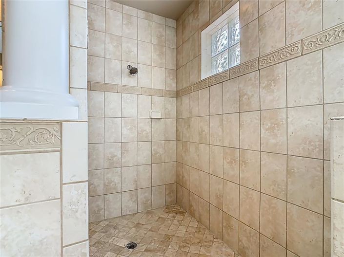 Image No.31-4 Bed Property for sale