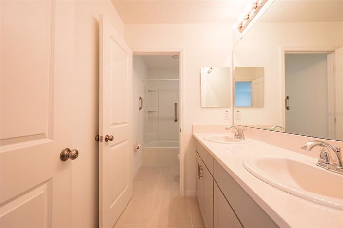 Image No.29-5 Bed Property for sale