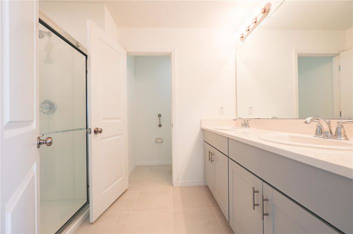 Image No.39-5 Bed Property for sale