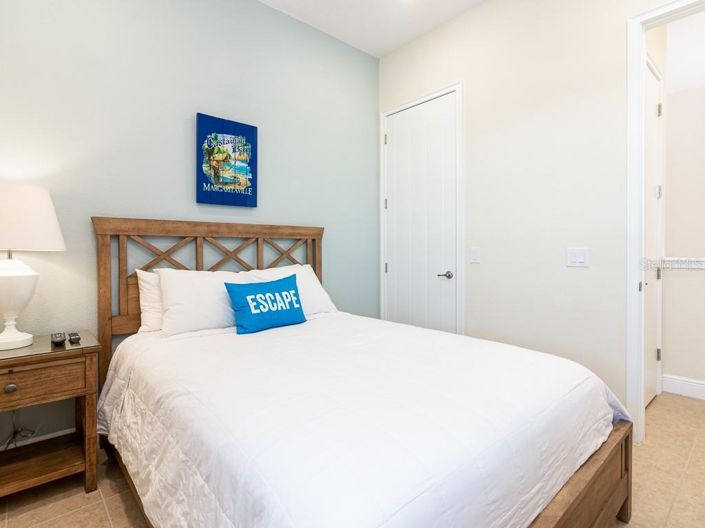 Image No.12-3 Bed Property for sale