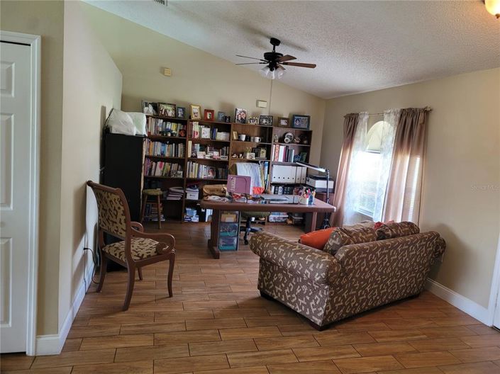 Image No.3-Propriété de 4 chambres à vendre à Kissimmee