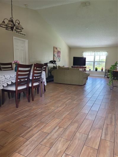 Image No.4-Propriété de 4 chambres à vendre à Kissimmee